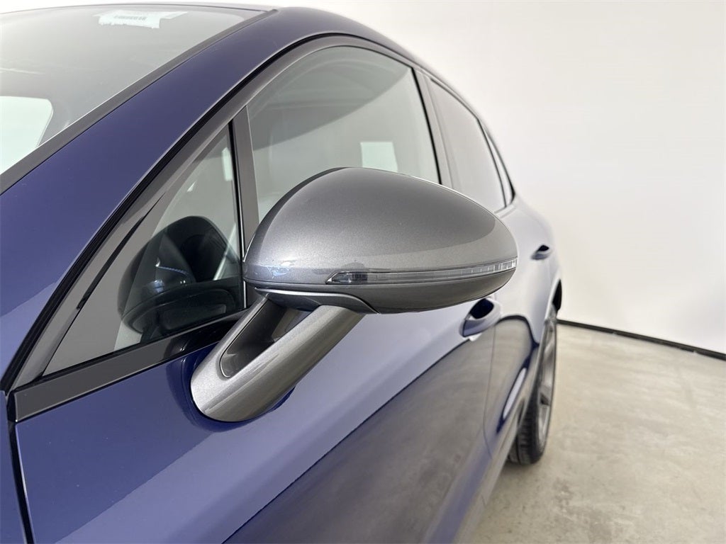 2023 Porsche Macan T