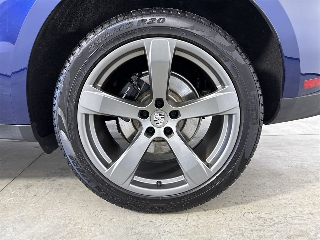 2023 Porsche Macan T