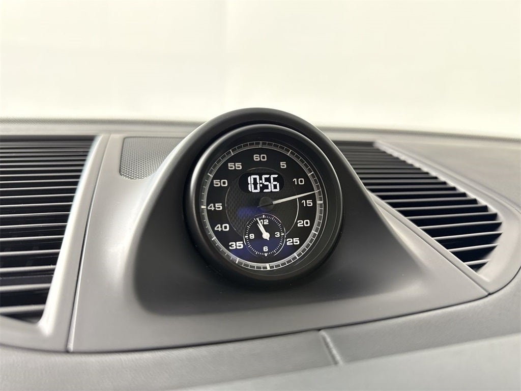 2023 Porsche Macan T