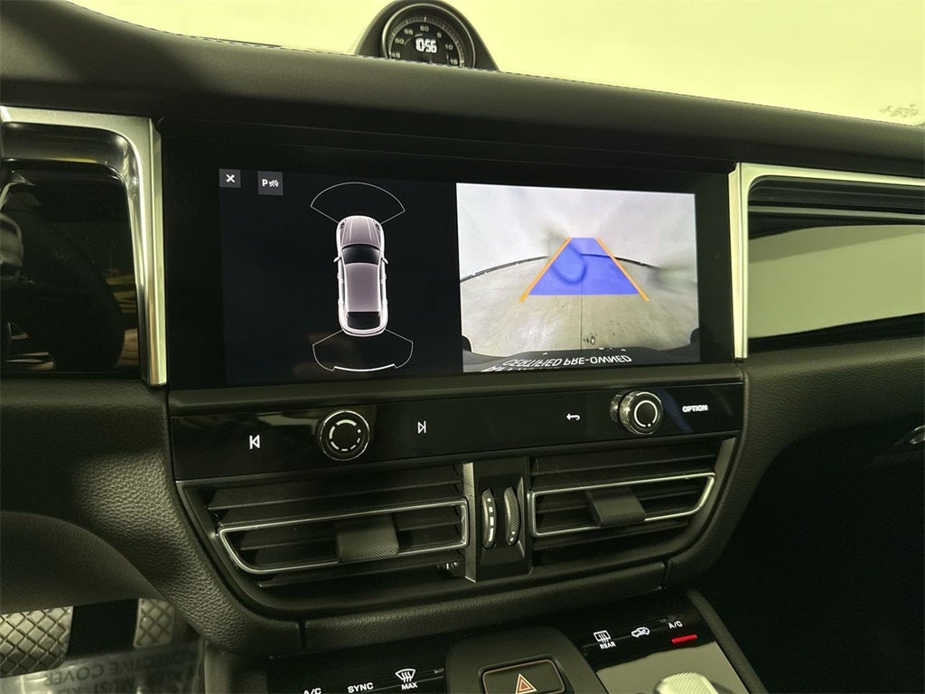 2023 Porsche Macan T