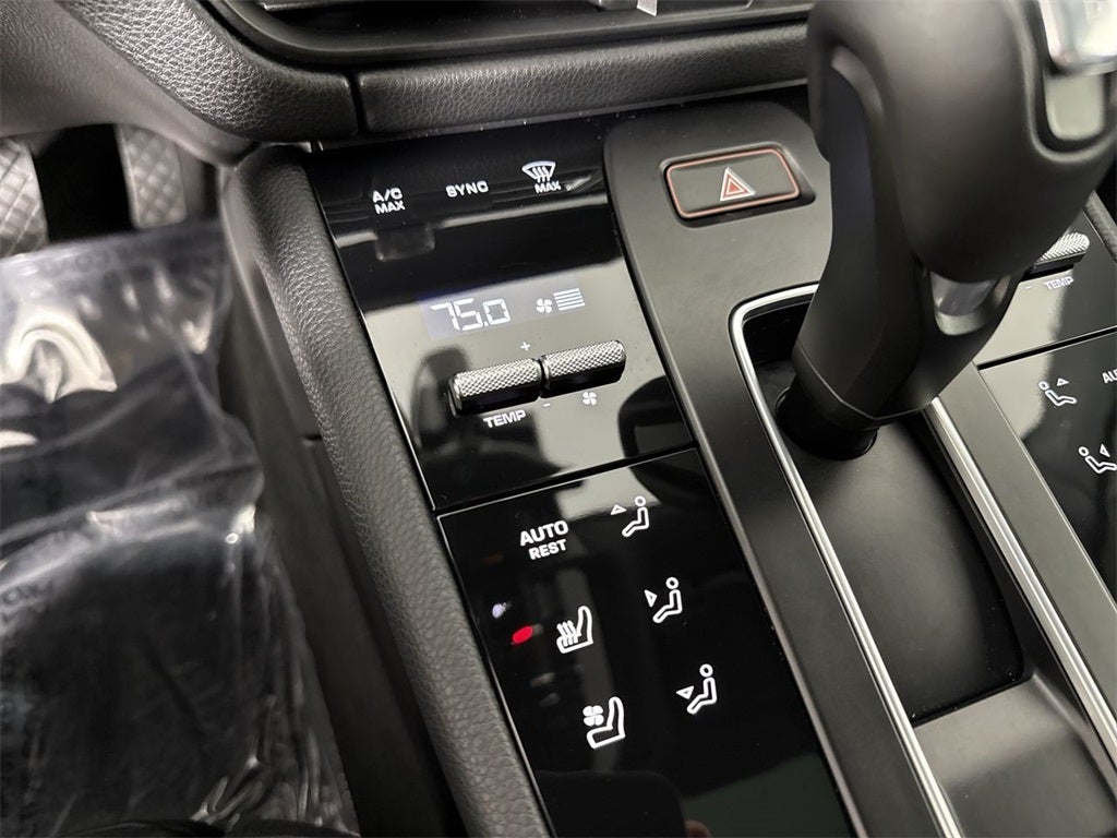 2023 Porsche Macan T