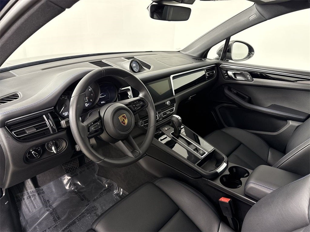 2023 Porsche Macan T
