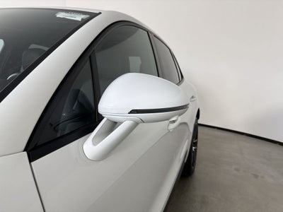 2023 Porsche Macan T
