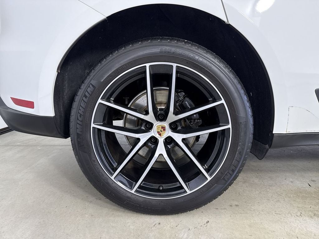 2023 Porsche Macan T