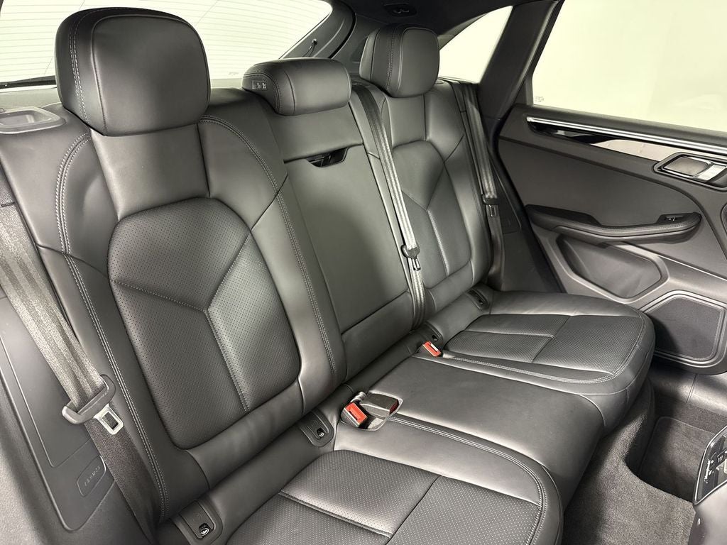 2023 Porsche Macan T