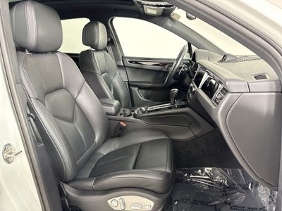 2023 Porsche Macan T