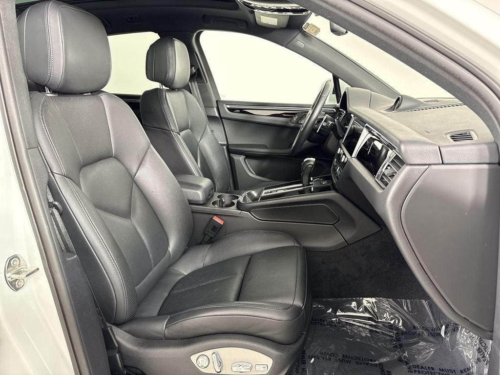 2023 Porsche Macan T