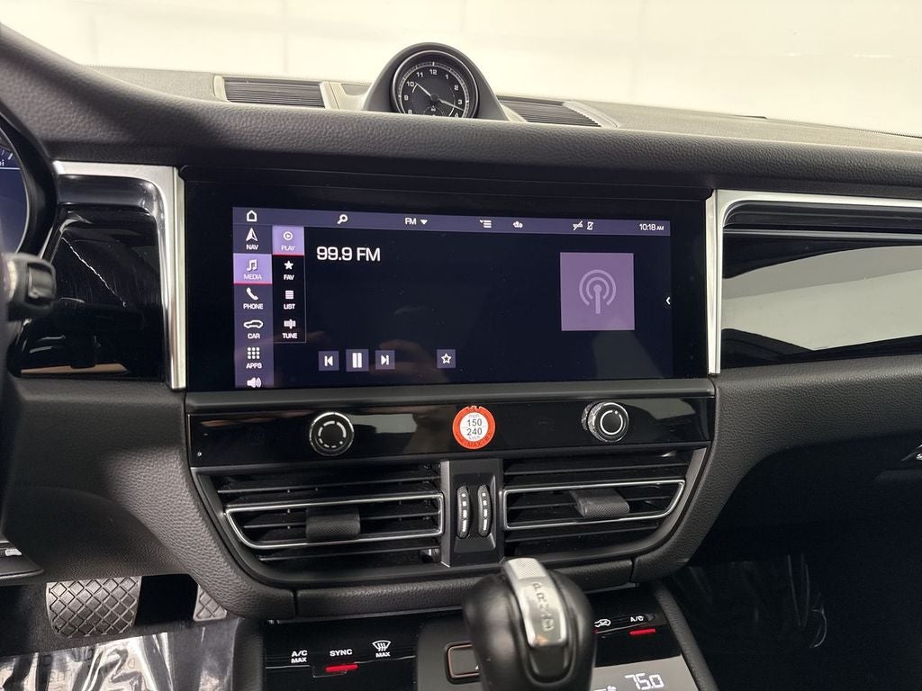 2023 Porsche Macan T
