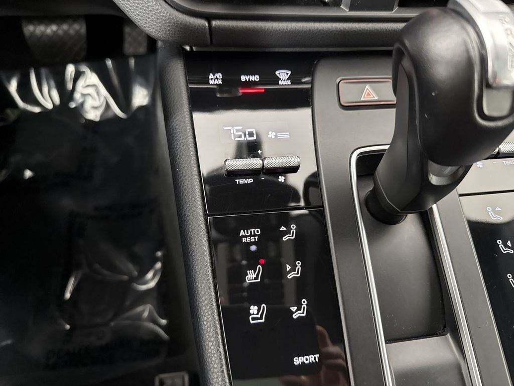 2023 Porsche Macan T