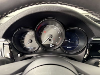 2023 Porsche Macan T