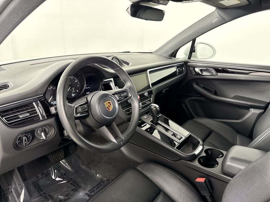 2023 Porsche Macan T