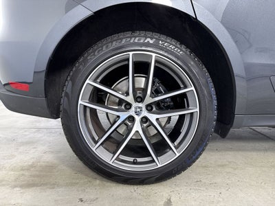 2024 Porsche Macan T