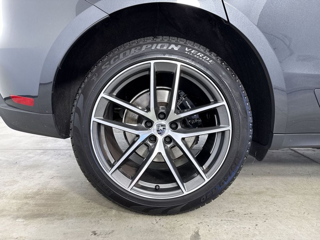 2024 Porsche Macan T