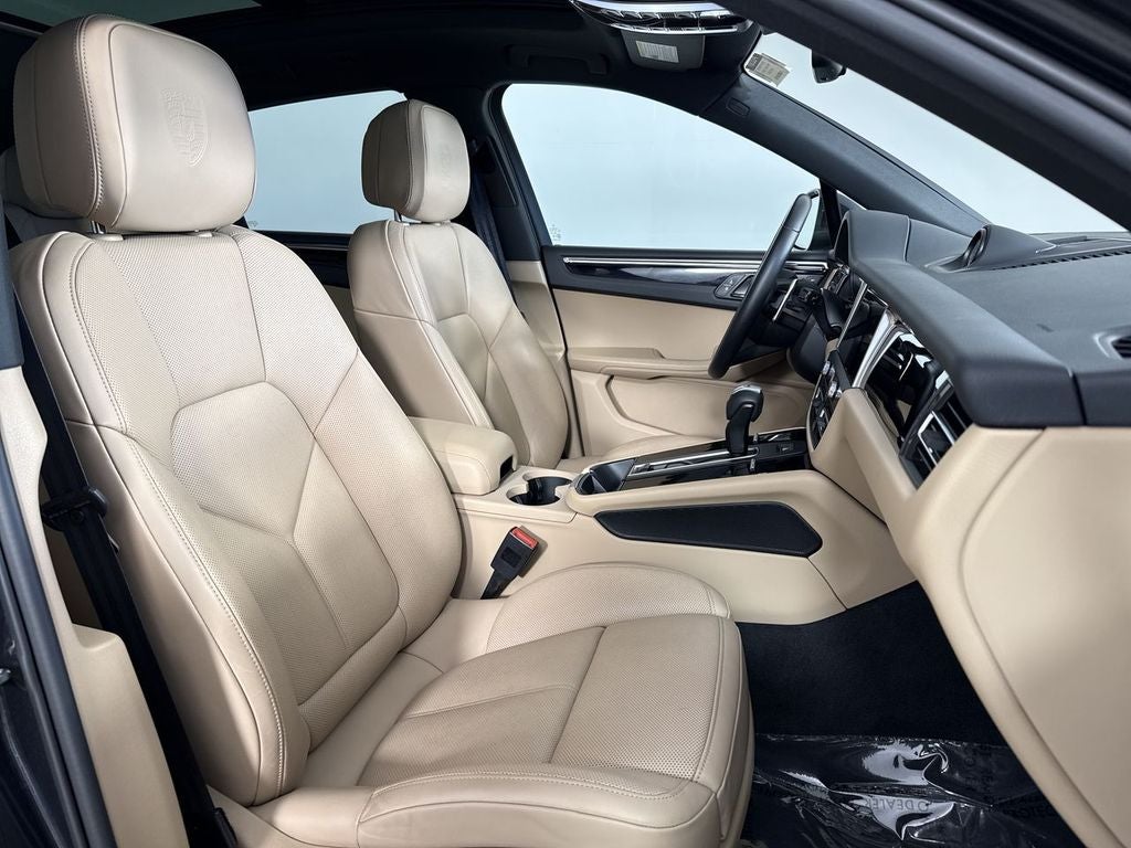 2024 Porsche Macan T