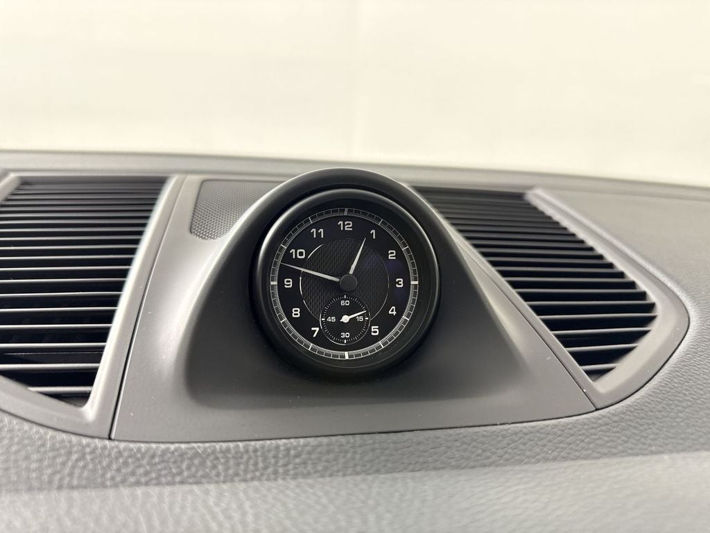 2024 Porsche Macan T