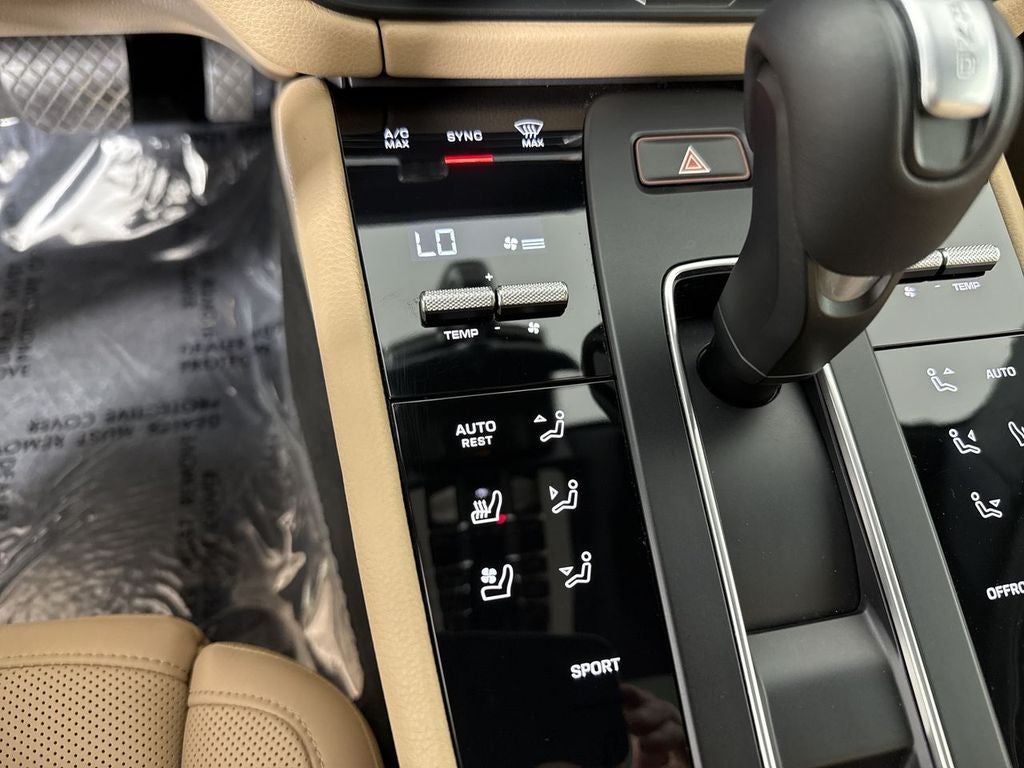 2024 Porsche Macan T