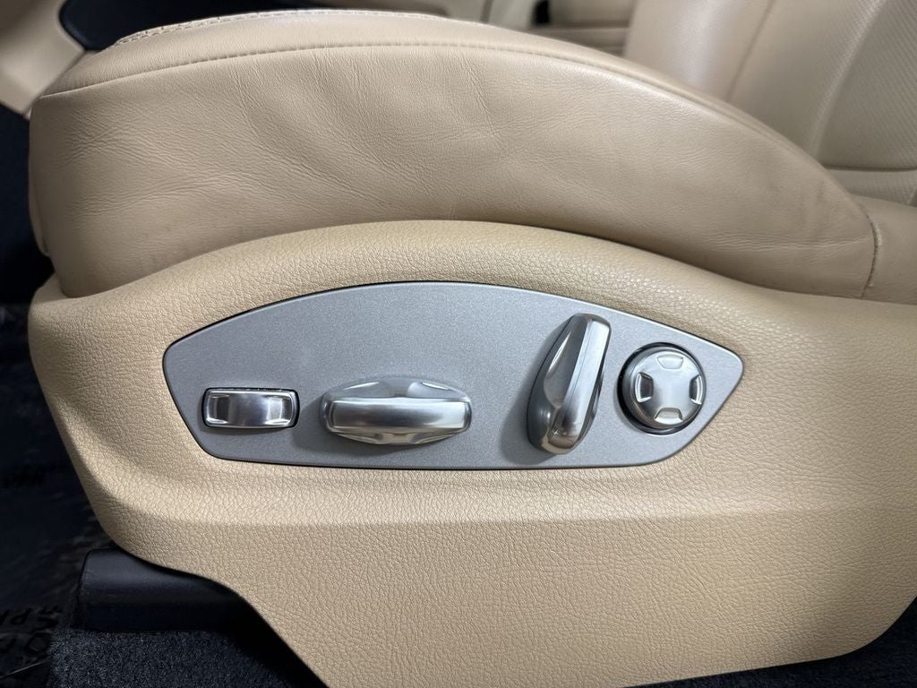 2024 Porsche Macan T