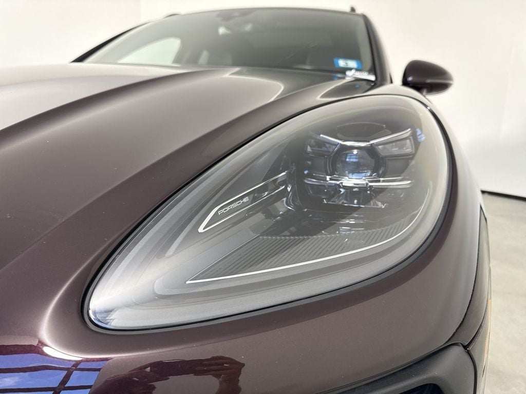 2025 Porsche Macan AWD