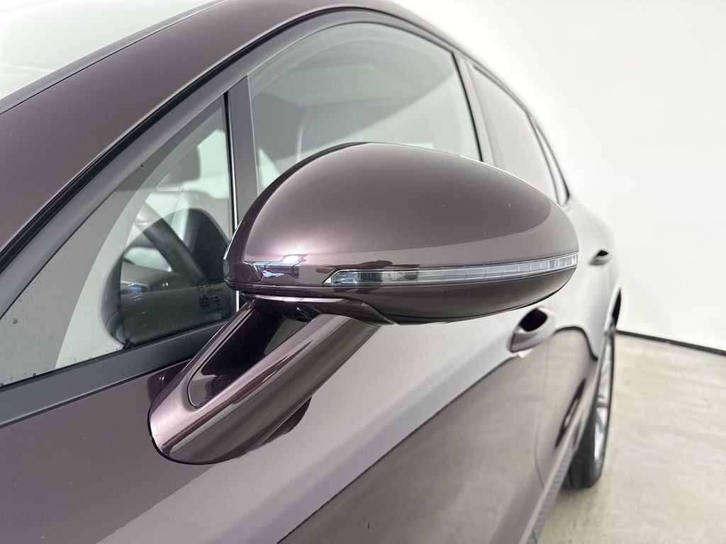 2025 Porsche Macan AWD