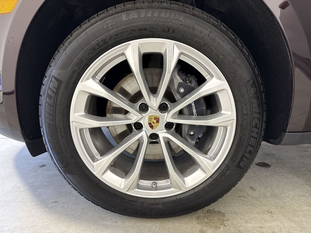 2025 Porsche Macan AWD