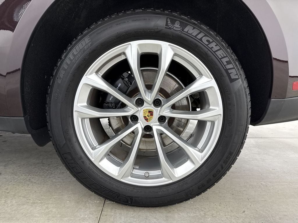 2025 Porsche Macan AWD