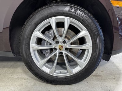 2025 Porsche Macan AWD