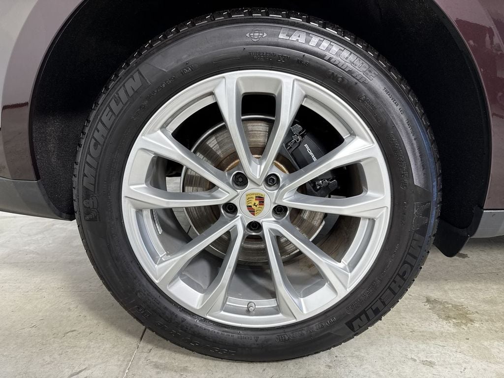 2025 Porsche Macan AWD