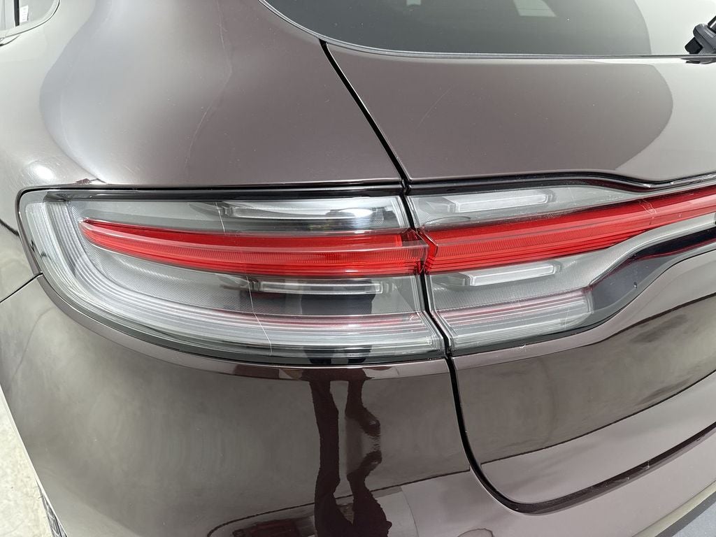 2025 Porsche Macan AWD