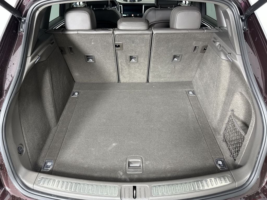 2025 Porsche Macan AWD