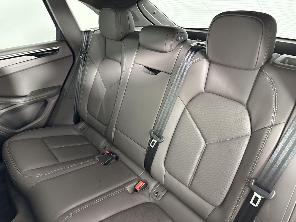 2025 Porsche Macan AWD