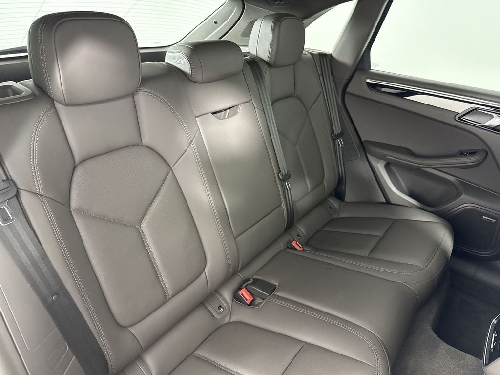 2025 Porsche Macan AWD