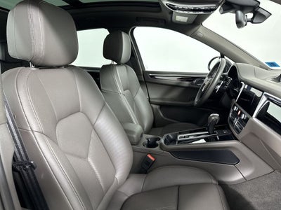 2025 Porsche Macan AWD