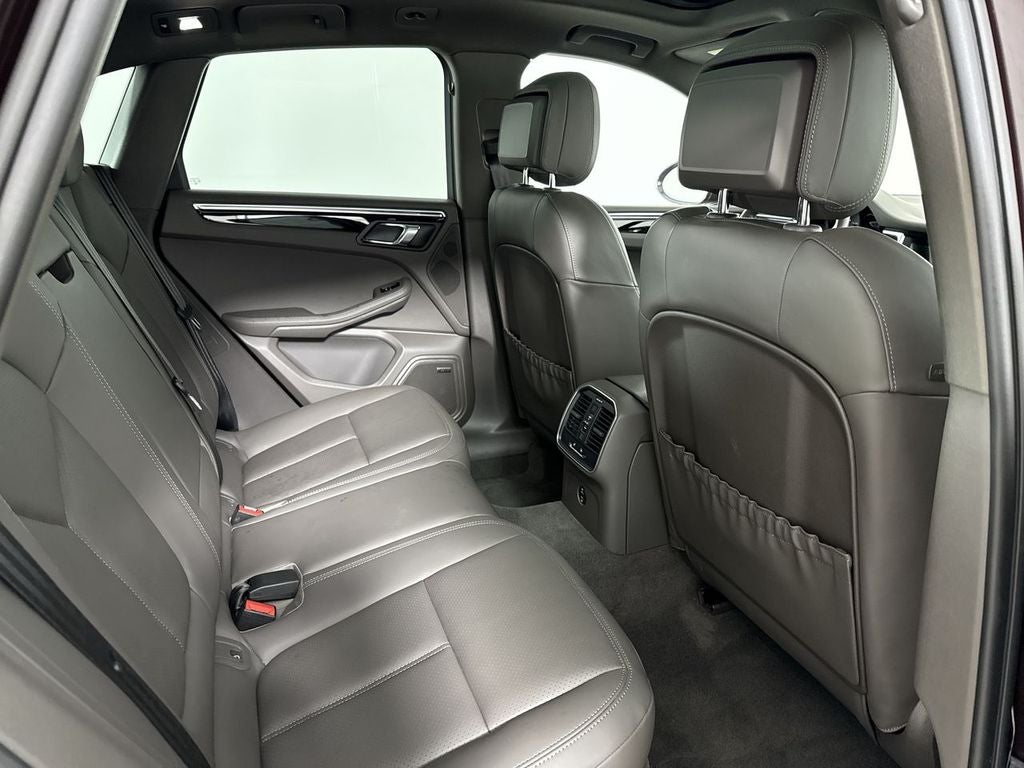 2025 Porsche Macan AWD
