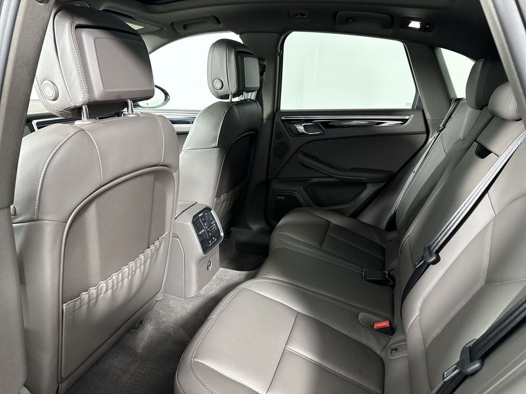 2025 Porsche Macan AWD