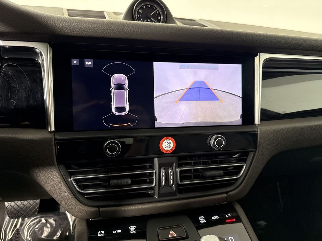 2025 Porsche Macan AWD
