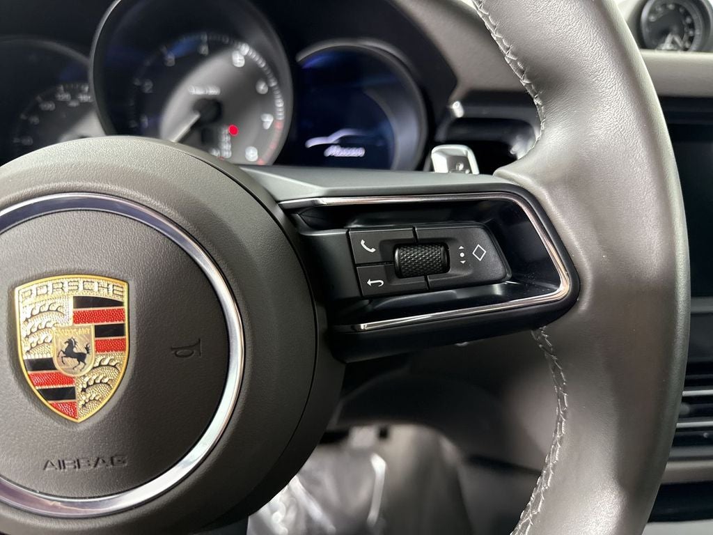 2025 Porsche Macan AWD