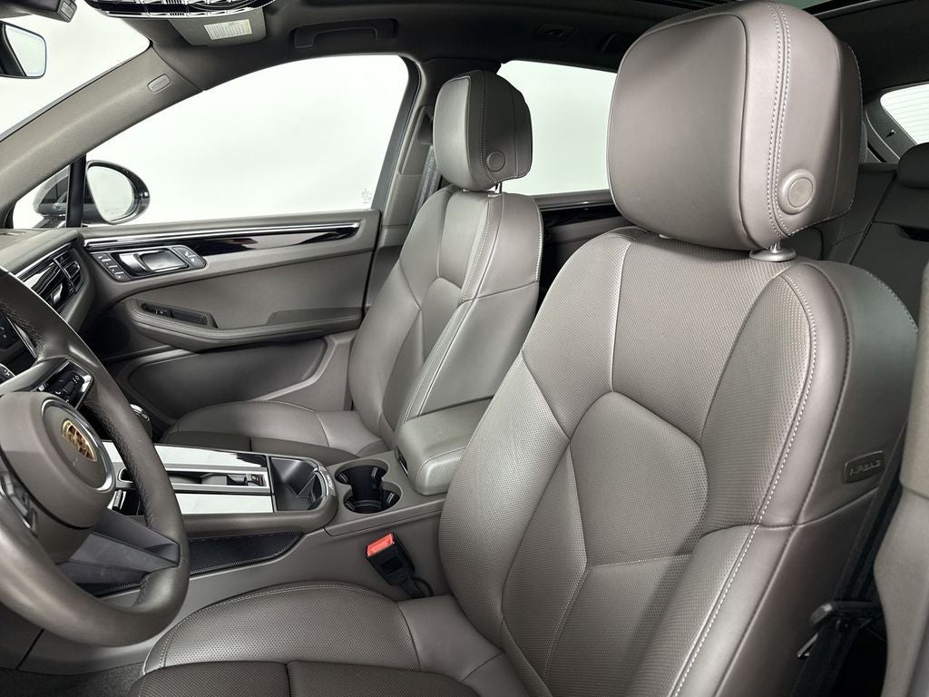 2025 Porsche Macan AWD
