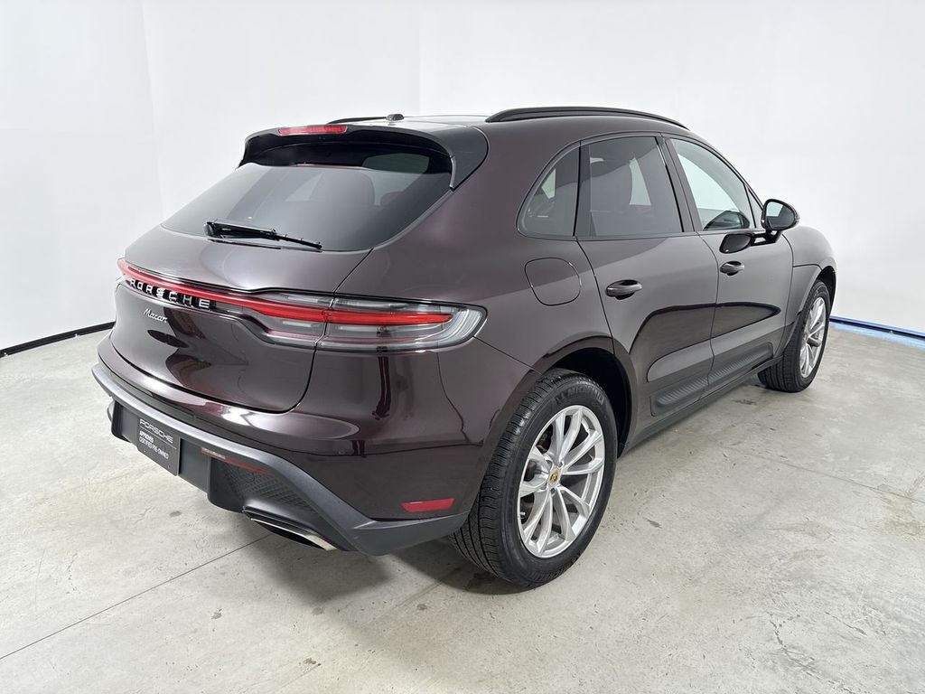 2025 Porsche Macan AWD