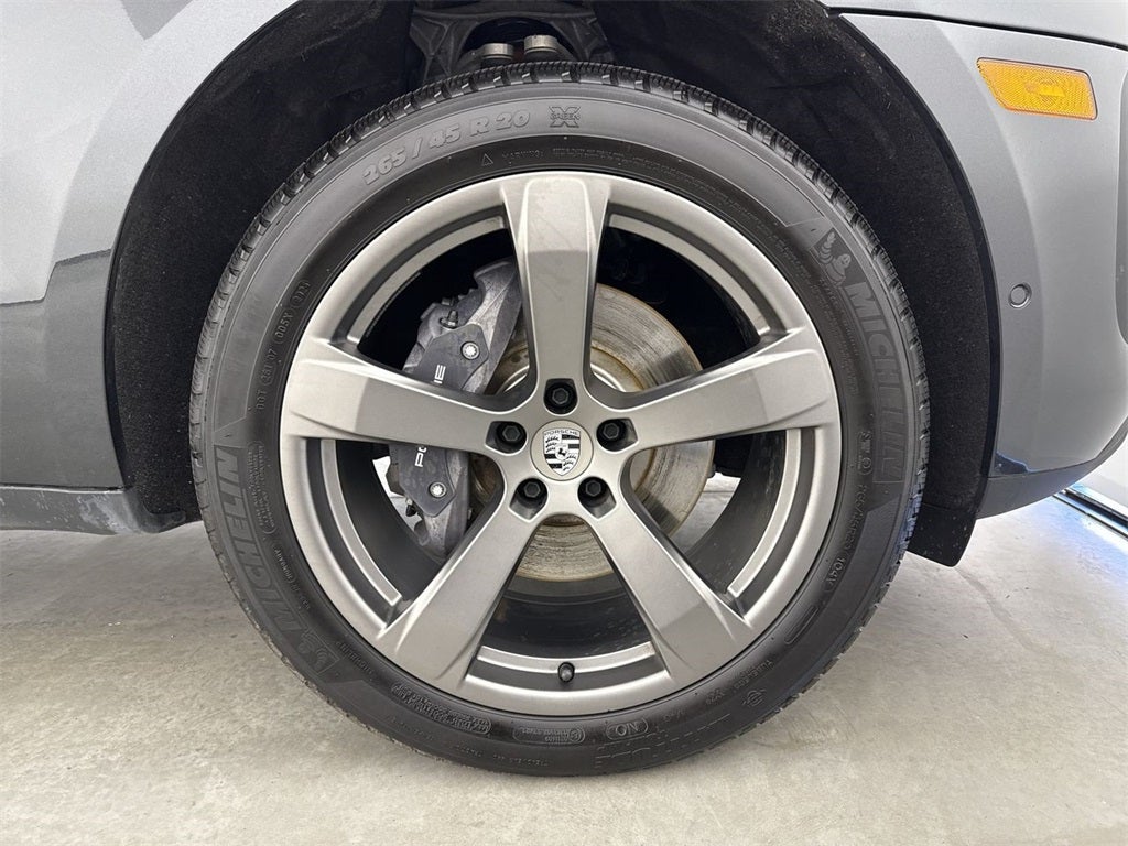 2025 Porsche Macan AWD