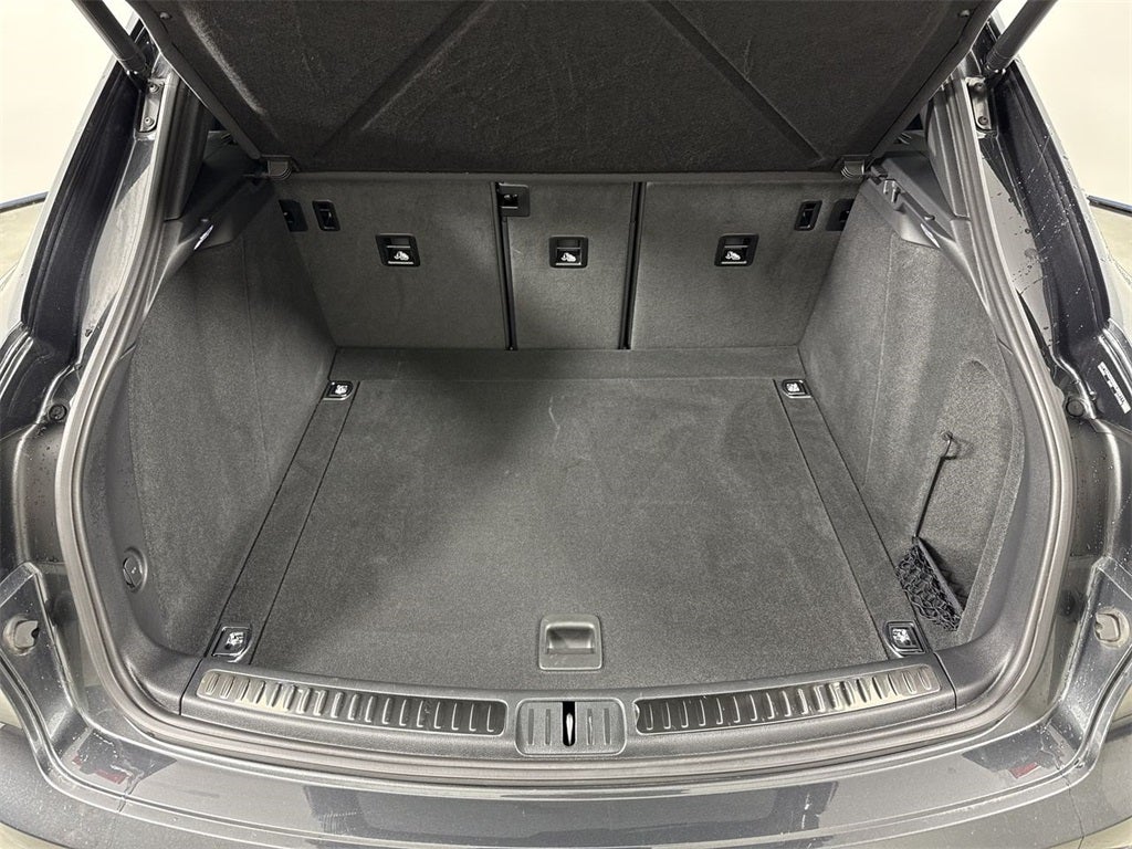 2025 Porsche Macan AWD