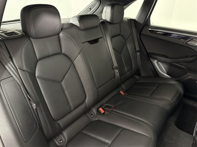 2025 Porsche Macan AWD