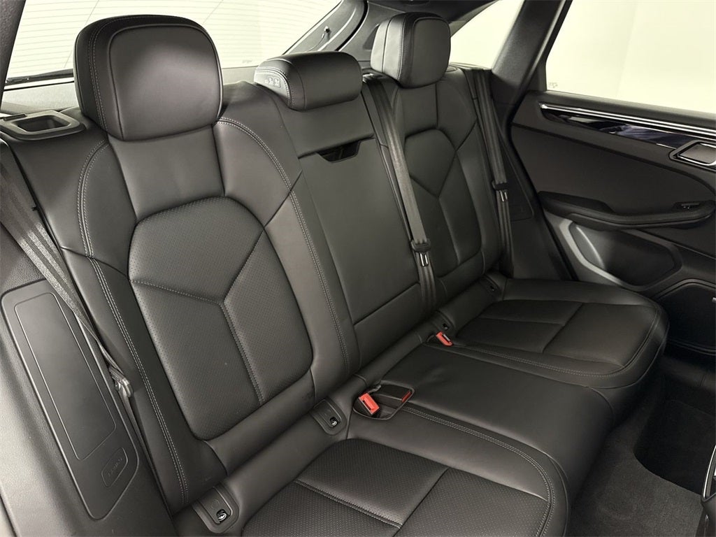 2025 Porsche Macan AWD