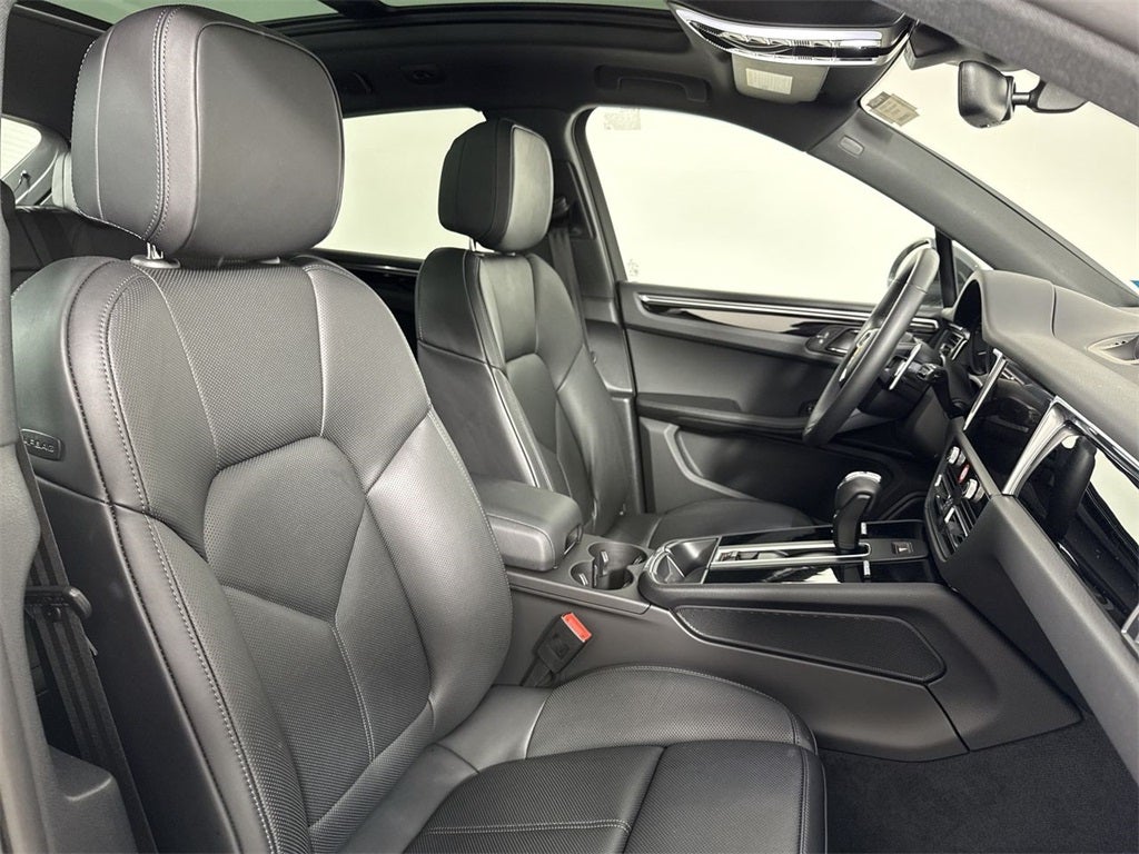2025 Porsche Macan AWD