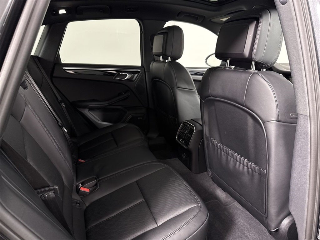 2025 Porsche Macan AWD