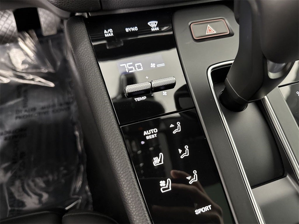 2025 Porsche Macan AWD