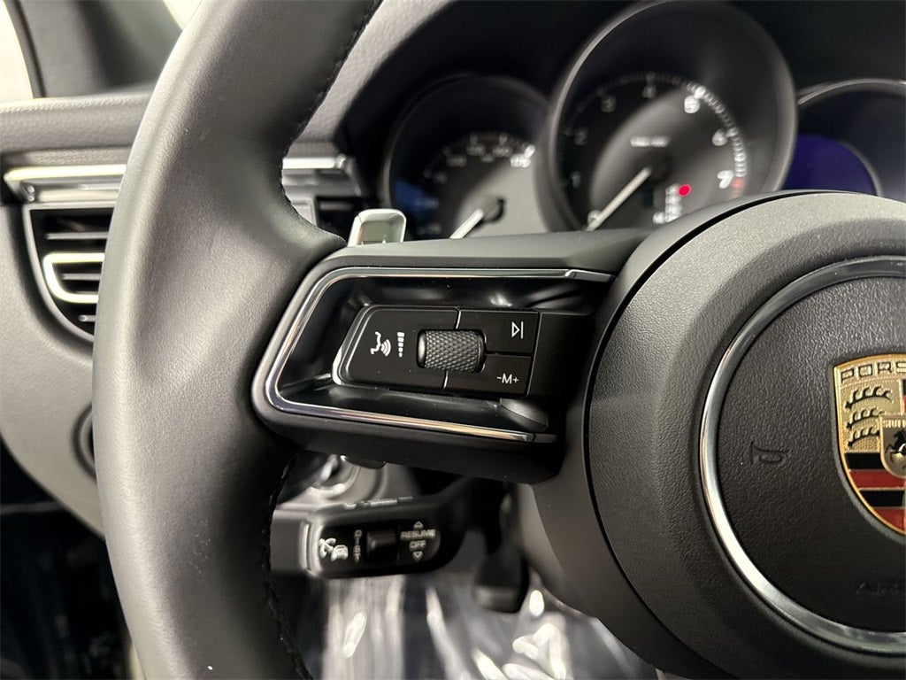 2025 Porsche Macan AWD