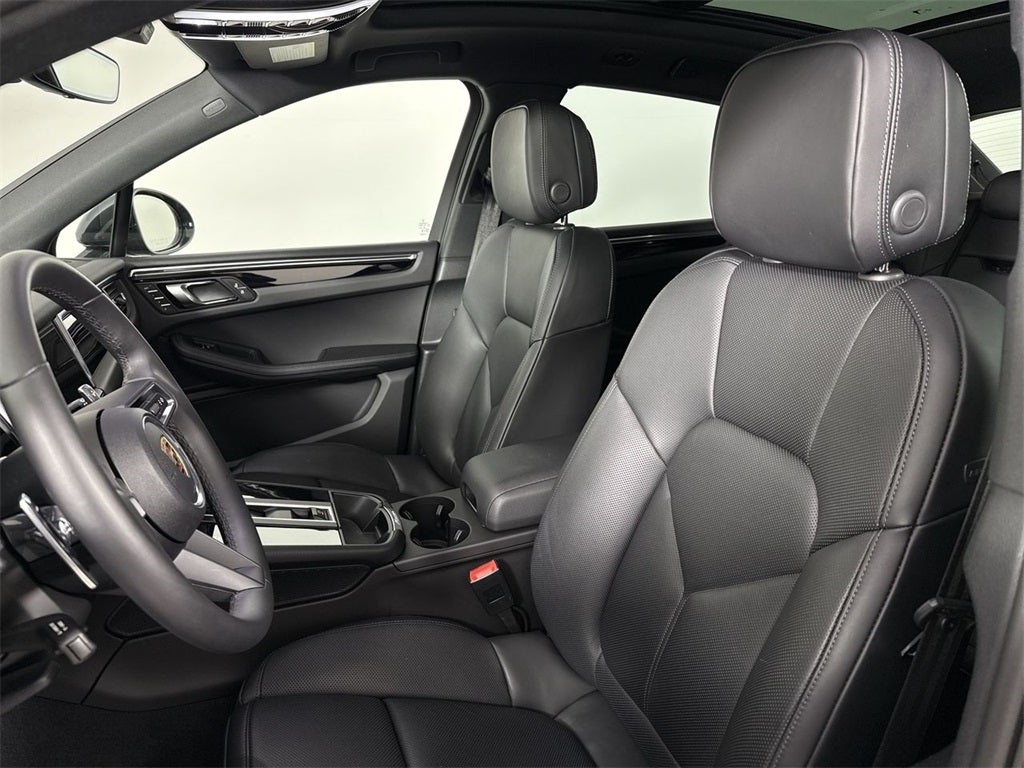 2025 Porsche Macan AWD