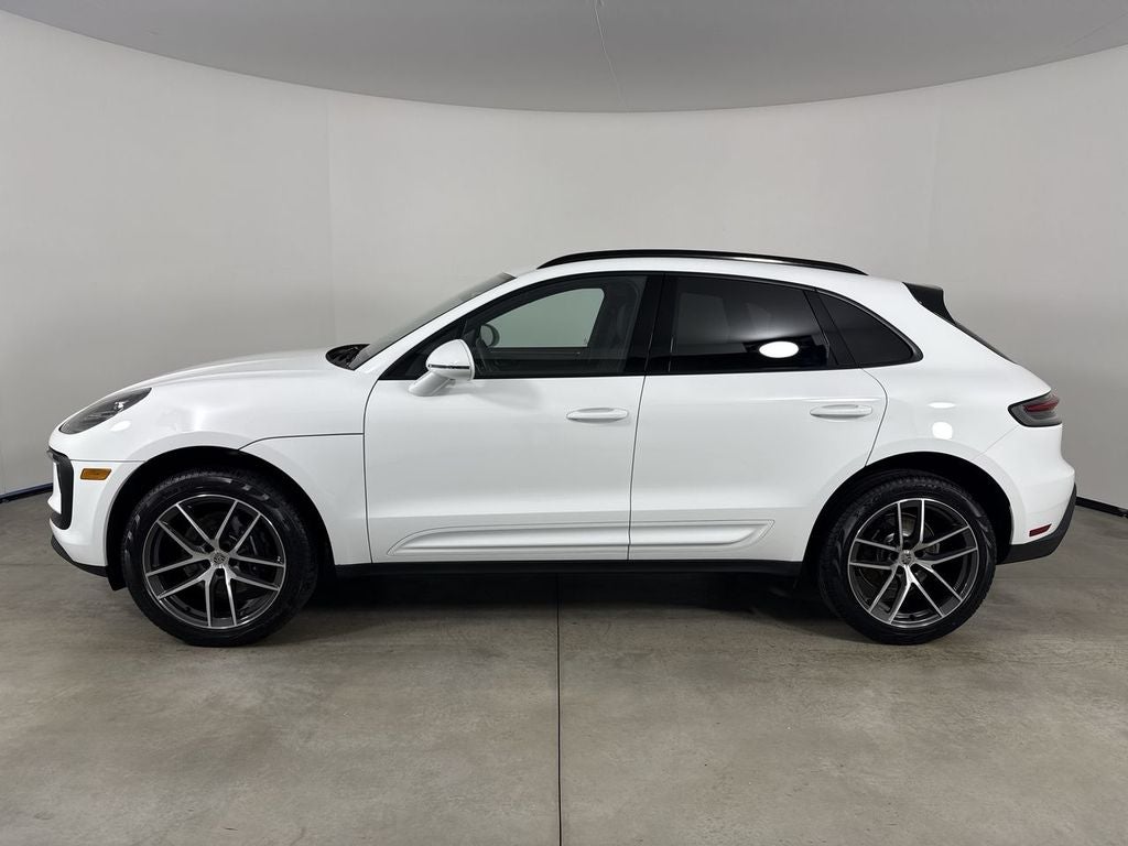 2025 Porsche Macan Base