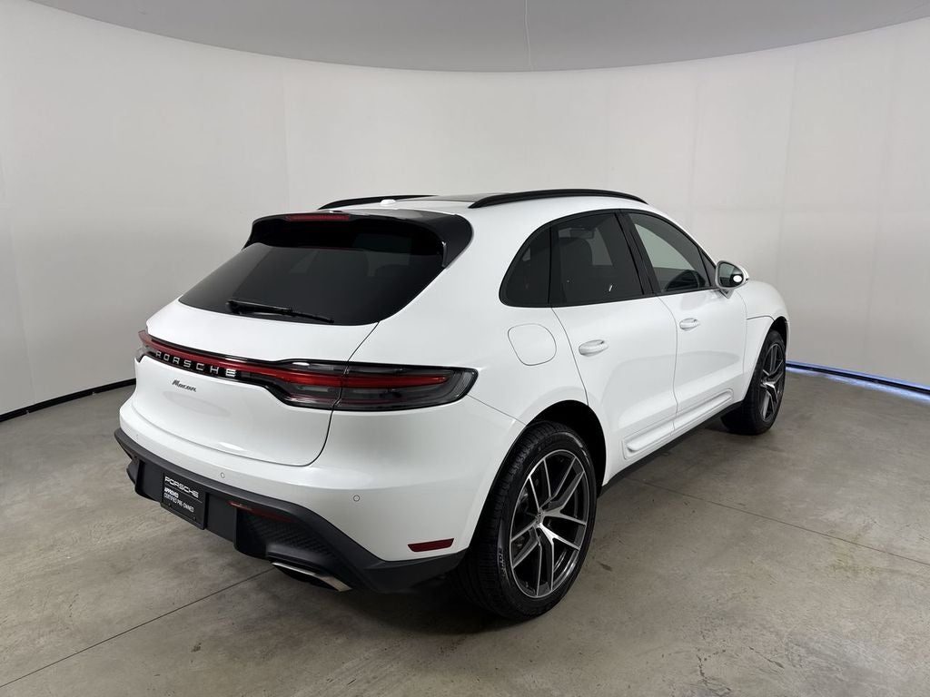 2025 Porsche Macan Base