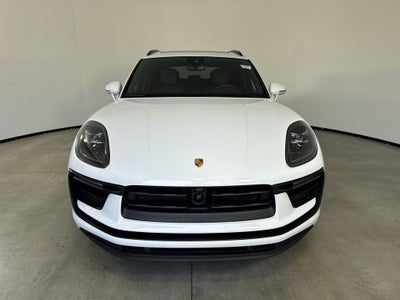 2026 Porsche Macan AWD